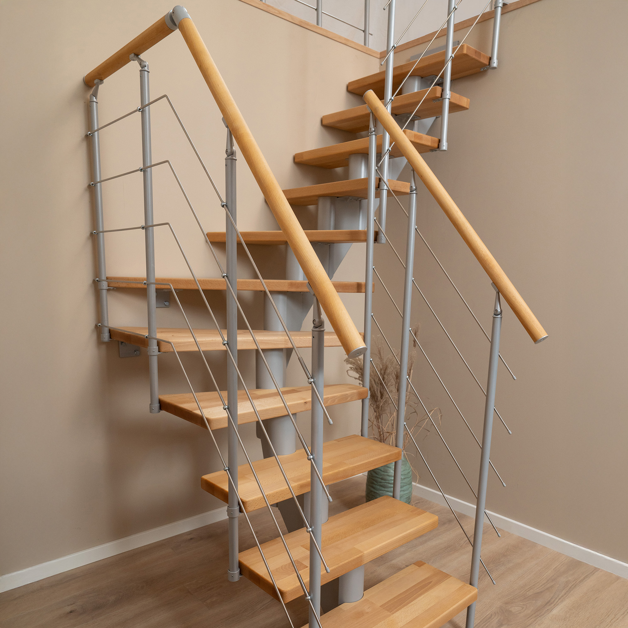 Black Vertical landing banister at a staircase from DOLLE