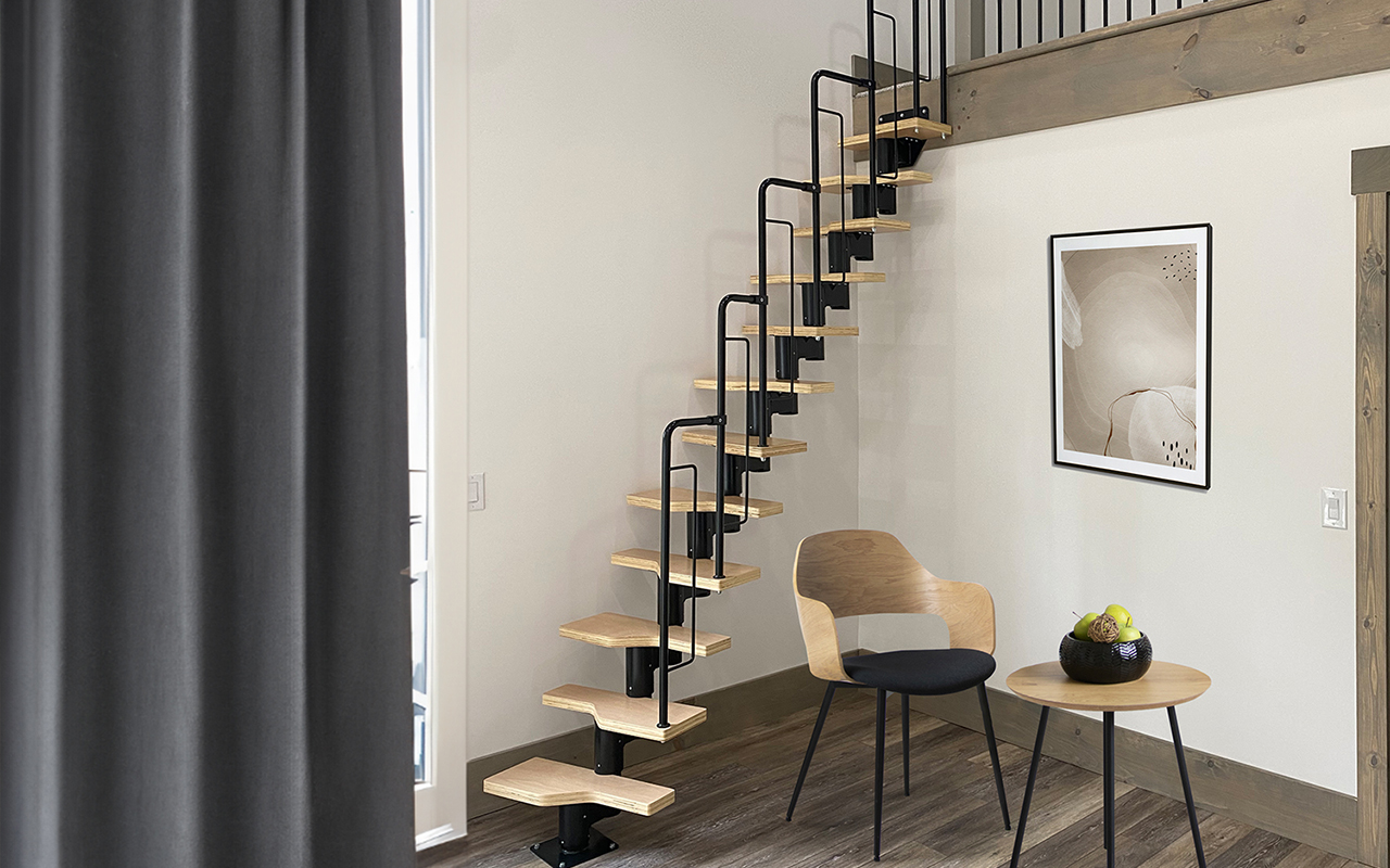 Cabin cottage with space-saving stair in black with paddle treads